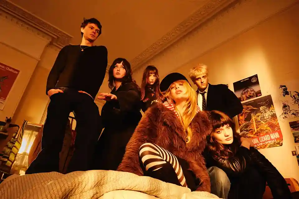 Man/Woman/Chainsaw lansează albumul de debut, „Cannonball”