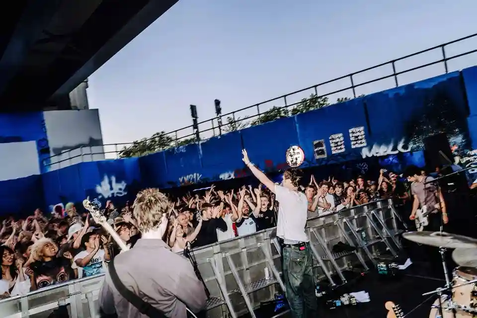 Radio Free Alice anunță albumul de debut și un turneu european