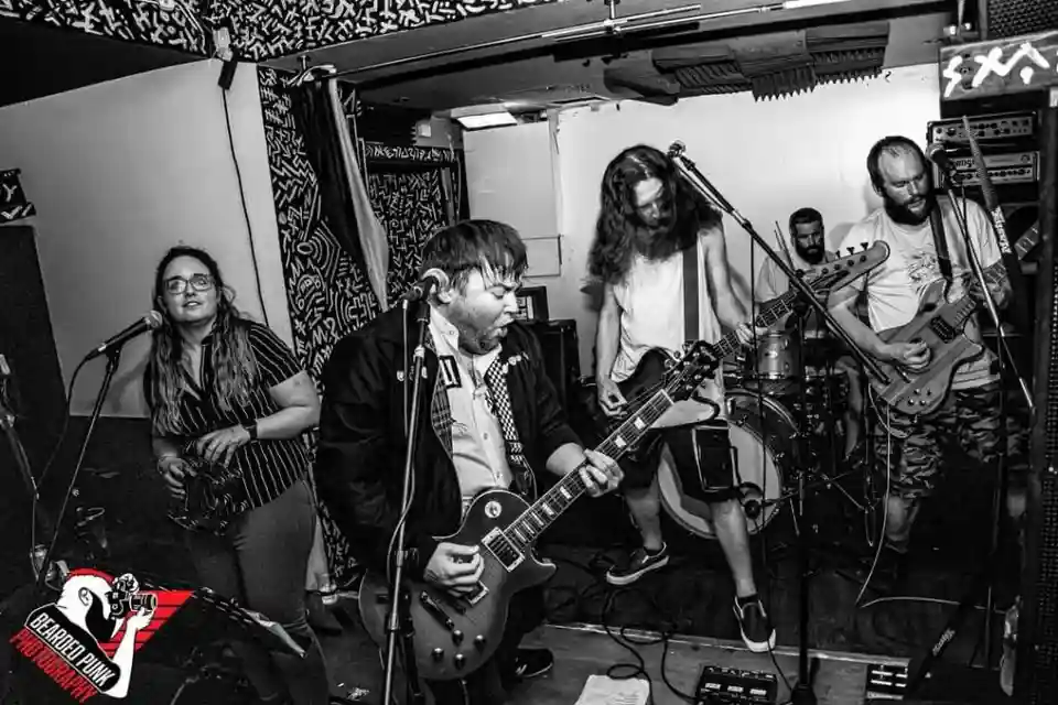 David Delinquent & The IOUS au lansat albumul de debut Scandal