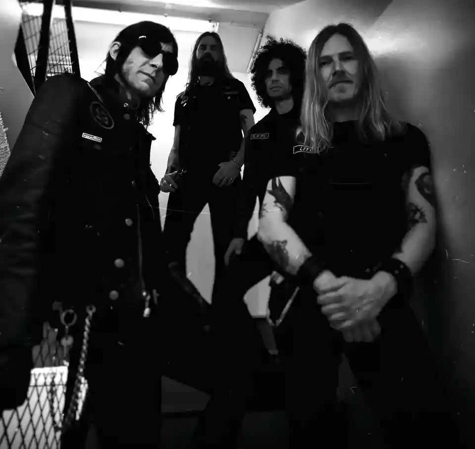 The Lords of Altamont lansează videoclipul pentru piesa „Rusty Guns”