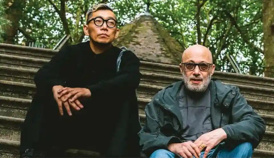 Howie B și Hiraki Sawa prezintă proiectul „3 Sticks” la Gamla Bíó