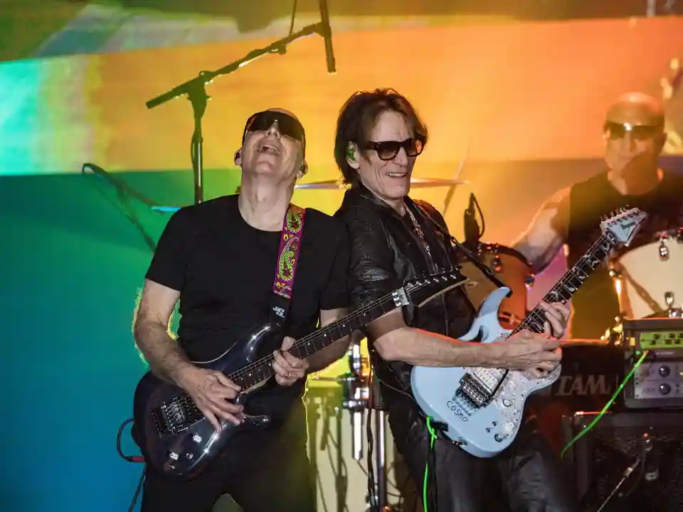 Steve Vai și Joe Satriani discută provocările instrumentale de pe noul lor album