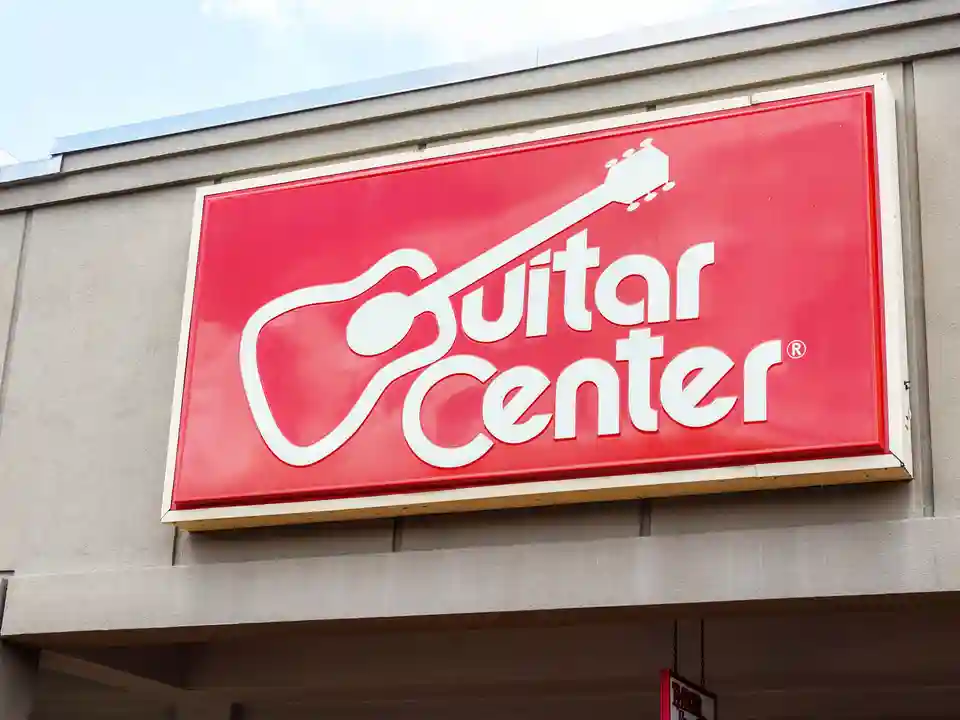 Guitar Center invită chitariștii să testeze prototipurile noului său brand de chitare