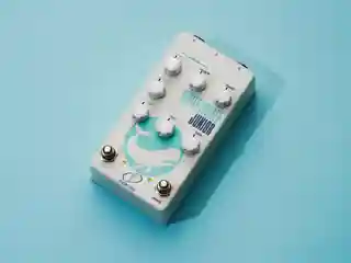 Recenzie: Pedala de efecte Crazy Tube Circuits White Whale Junior