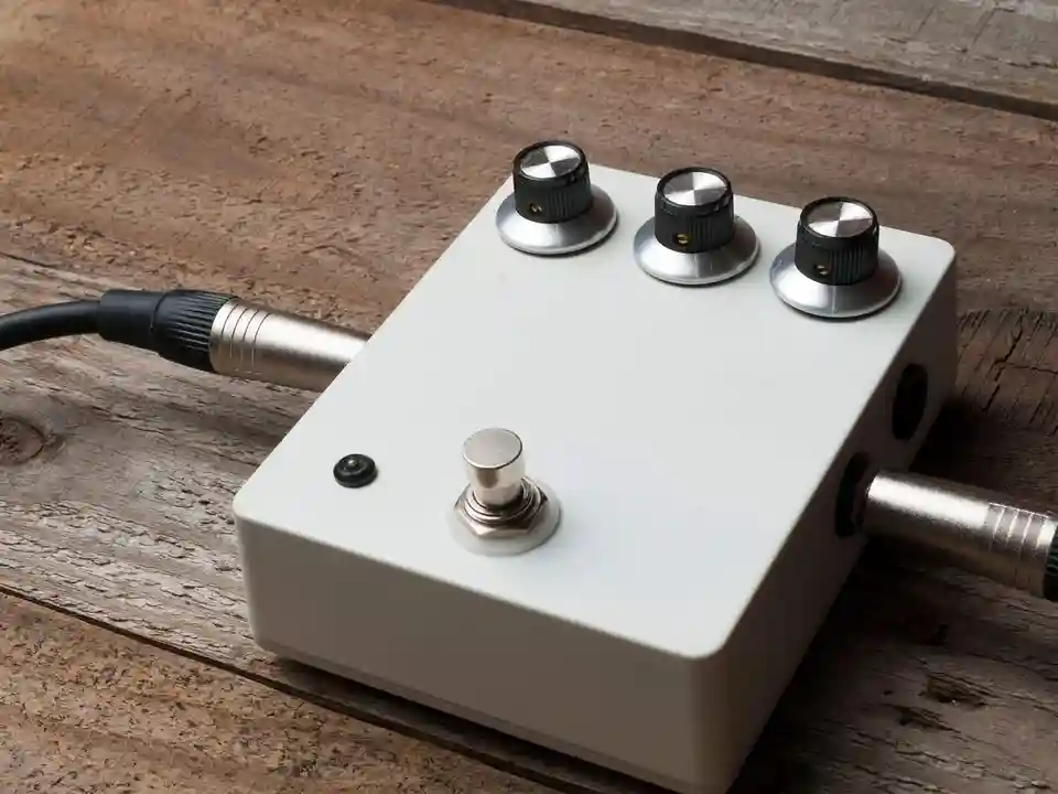 Ghid pentru construcția pedalelor de tip fuzz cu echipamente StewMac