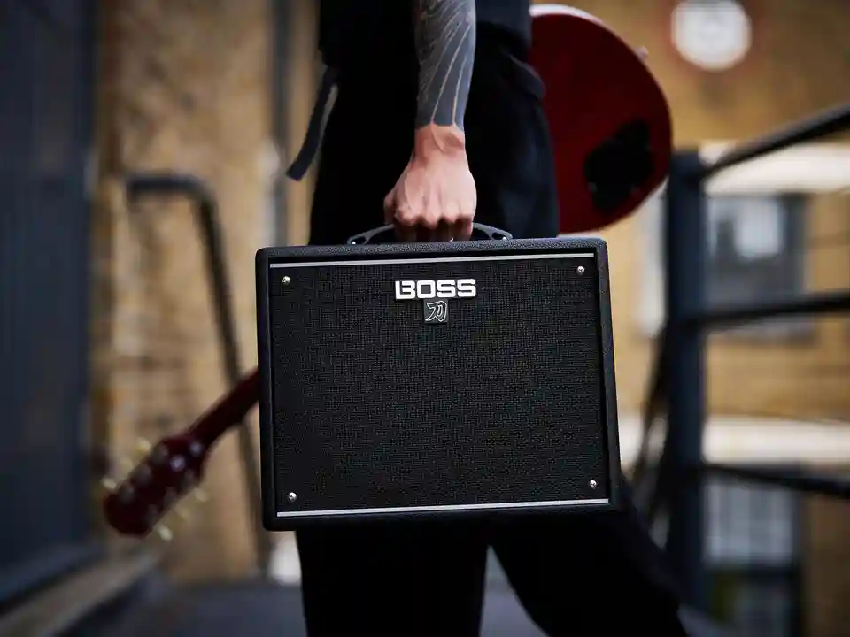 BOSS lansează amplificatorul Katana-25