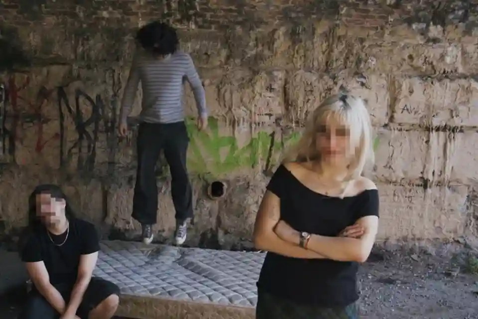 Deux Visages lansează single-ul Pixelate și anunță albumul de debut Call It Goodbye