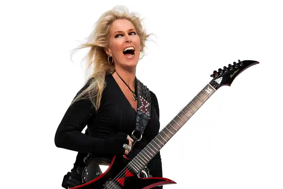 Lita Ford a semnat cu Frontiers și lansează single-ul „Dracula”