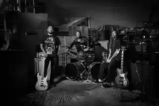 Snake Mountain Revival lansează piesa „Main Line” și anunță albumul „The Divide”