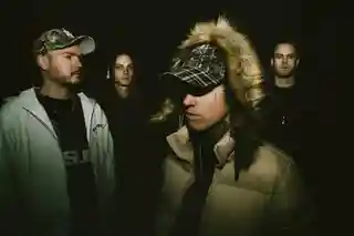 Trupa thrown lansează noul single „Unwanted”