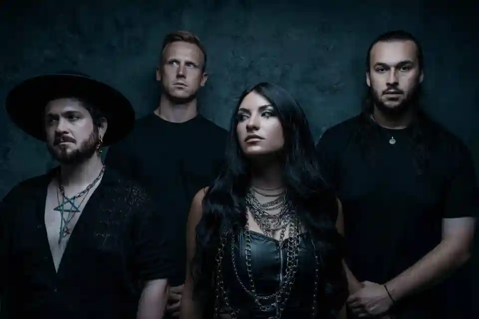VICTORIA K lansează noul single intitulat „Incubus”