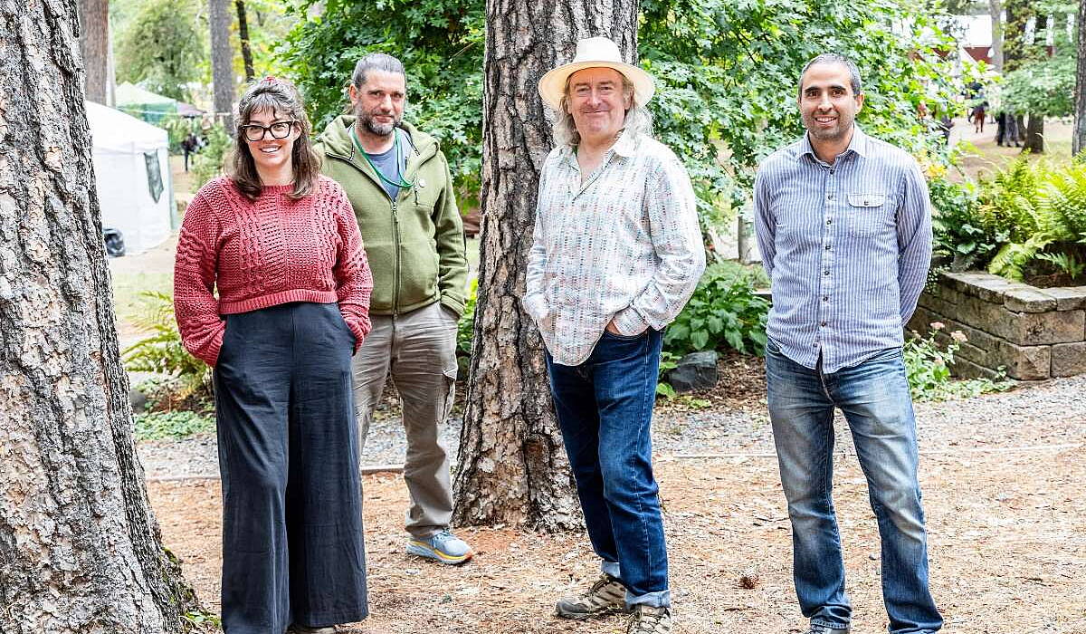 Trupa Dublinesque a lansat albumul de debut omonim