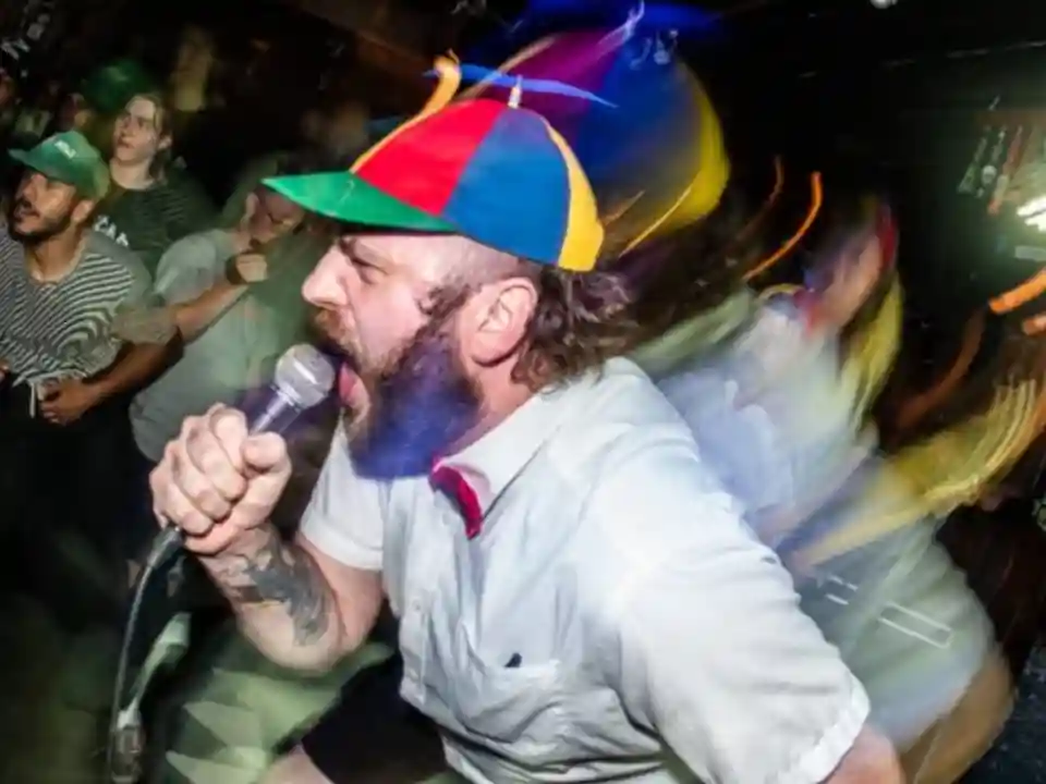 DÖLTZ lansează EP-ul „Total Recharge” și continuă conceptul de hardcore pentru „dummies”