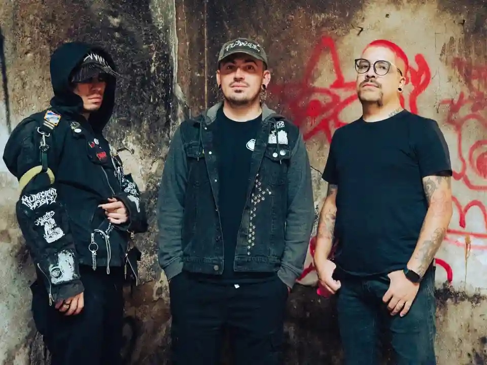 Trupa guatemaleză de crust punk LLVVIA lansează albumul de debut autointitulat