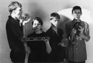 Trupa art-rock Poem Rocket lansează colecția de înregistrări „Felix Culpa”