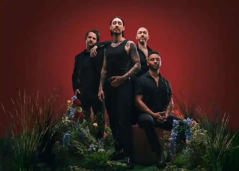 The Number Twelve Looks Like You revine la albumul „Mongrel” și pregătește o lansare