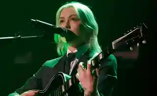 Phoebe Bridgers a interpretat o variantă acustică a piesei Nirvana „Lithium”