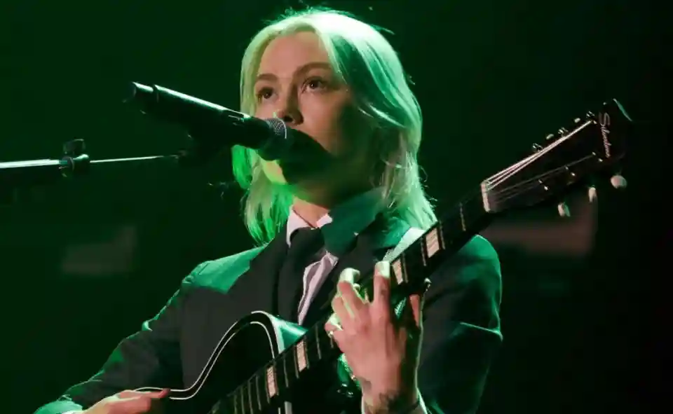 Phoebe Bridgers a interpretat o variantă acustică a piesei Nirvana „Lithium”