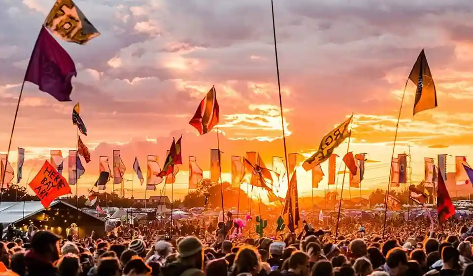 Biletele pentru festivalul Glastonbury 2027 au fost epuizate în 42 de minute