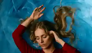 Agnes Obel despre procesul creativ și noul album „The Meaning Of Flowers”