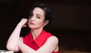 Interviu cu actrița Laura Donnelly despre influențele sale muzicale și carieră