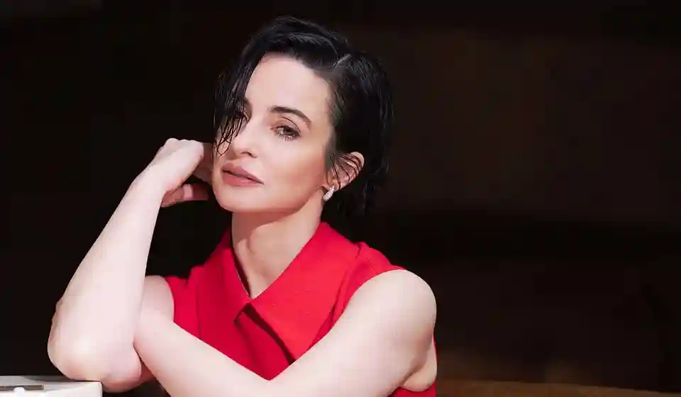 Interviu cu actrița Laura Donnelly despre influențele sale muzicale și carieră