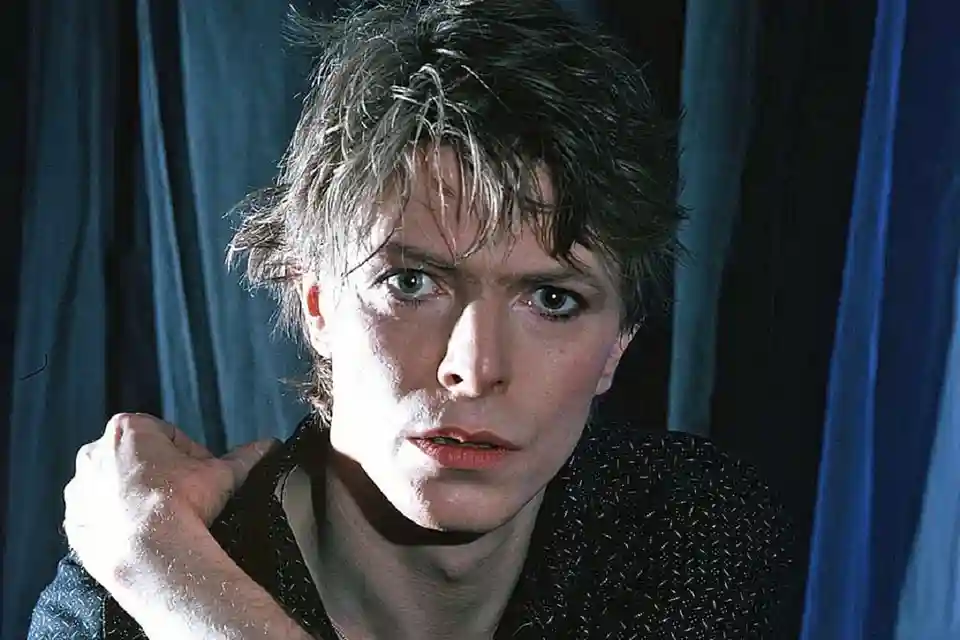 David Bowie și originea stilului glam rock