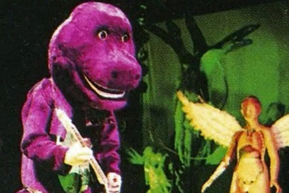 Kurt Cobain și apariția sa inedită în costumul dinozaurului Barney