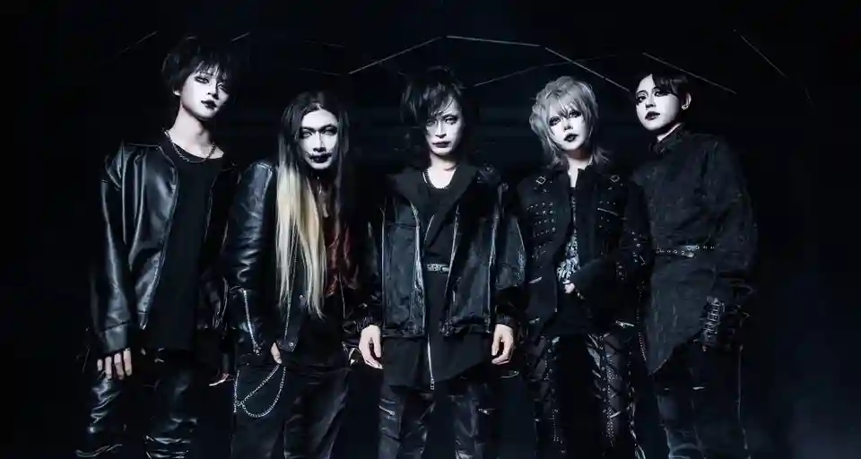 Trupa visual kei DEAD BOY lansează single-ul „8”