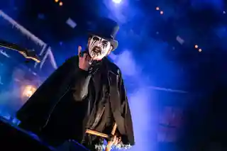 Un documentar oficial despre viața și cariera lui King Diamond este în producție