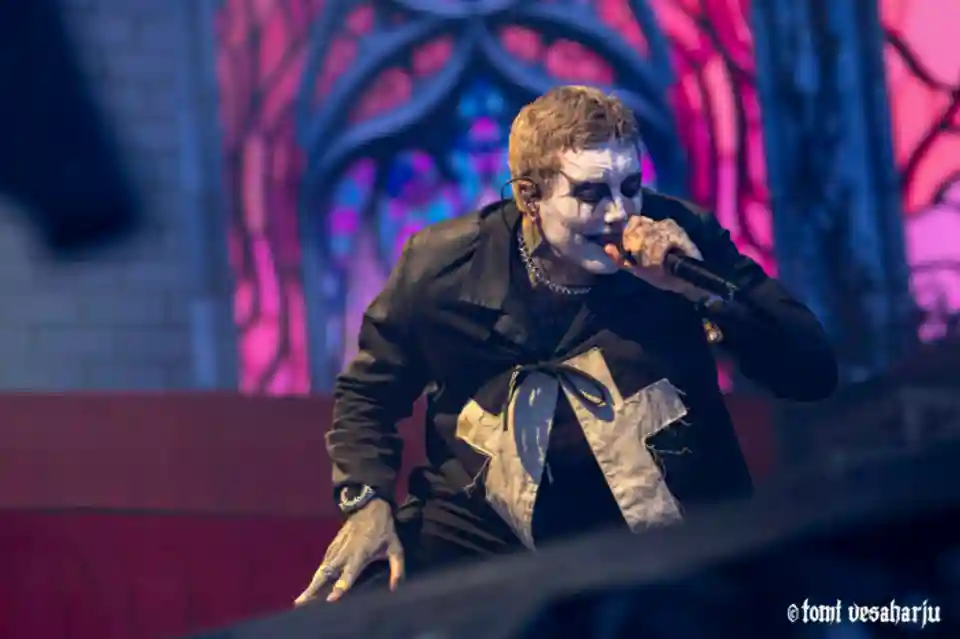 Oli Sykes de la Bring Me The Horizon și Courtney LaPlante de la Spiritbox, împreună la Valorant