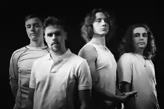 Trupa Averse lansează single-ul „Endless”