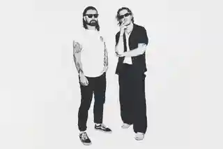 Likaset Farkut lansează albumul de debut intitulat „Ovi on auki”