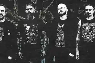 Trupa poloneză Mentor lansează single-urile „On Every Horn a Crown” și „Fuck You and Your God”