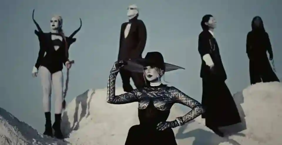 Black Spikes au lansat un clip live pentru piesa MOTINA