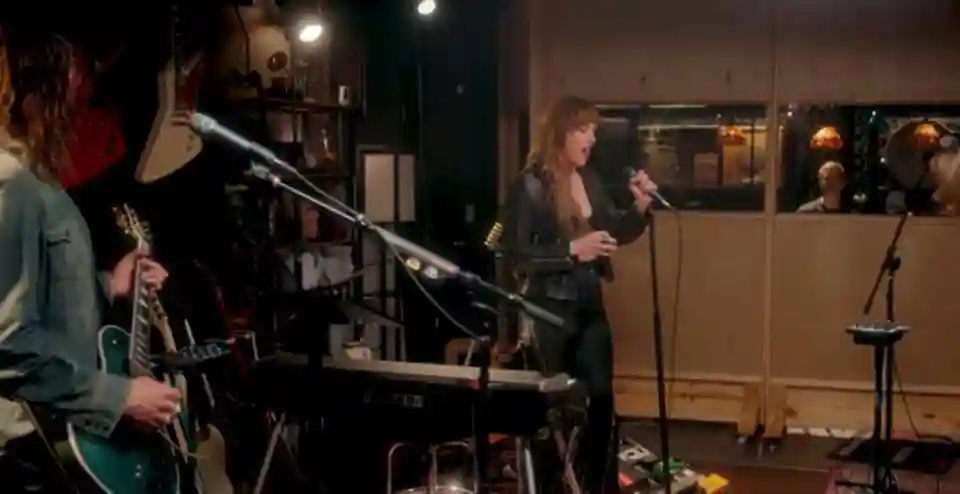 Halestorm a susținut o sesiune live în studioul personal pentru seria BIG SOUND