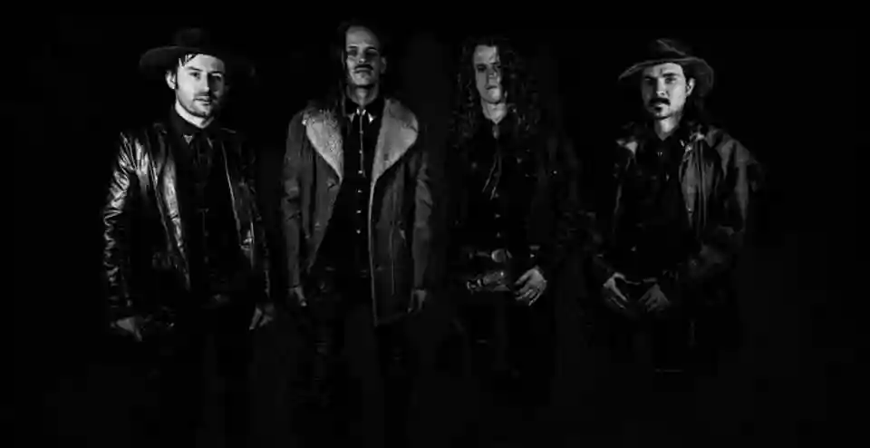 Wayfarer lansează single-ul „Hollow Hearts on the Trail to Eden”
