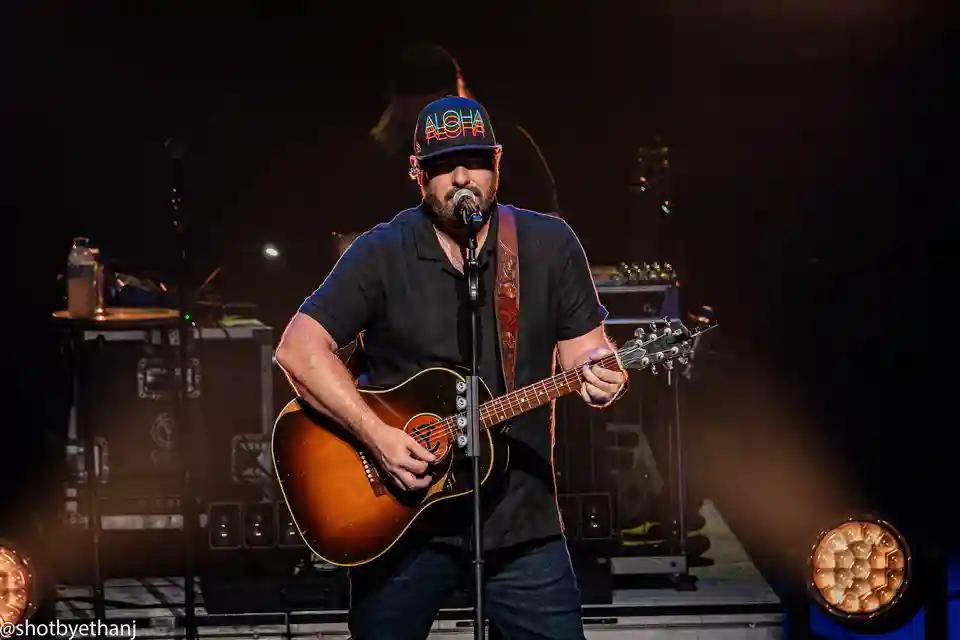Chris Young a susținut un concert la OLG Stage din Niagara Falls