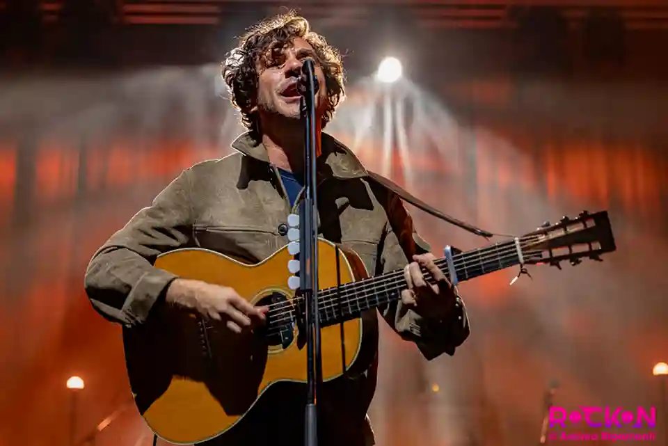 Fotografii de la concertul susținut de Jack Savoretti la Fabrique din Milano