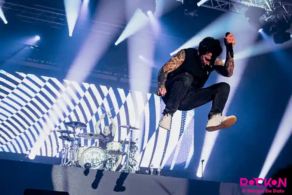 Simple Plan, Neck Deep și Charlotte Sands au concertat la Alcatraz din Milano