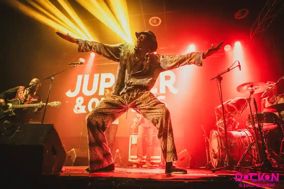Fotografii de la concertul Jupiter & Okwess din Torino