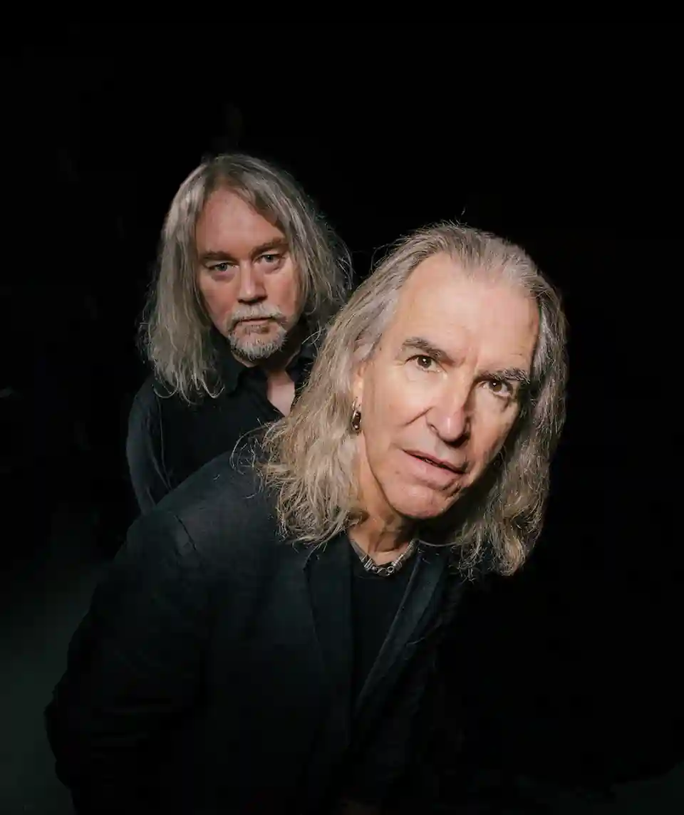 Justin Sullivan și Dean White (New Model Army) își schimbă locația concertului din Bologna