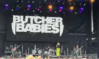 Interviu cu Heidi Shepherd despre evoluția trupei Butcher Babies