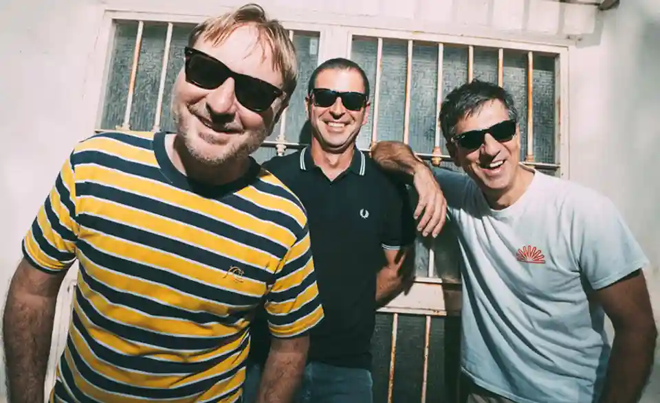 Airbag lansează piesa „La película que he visto más veces” de pe noul album