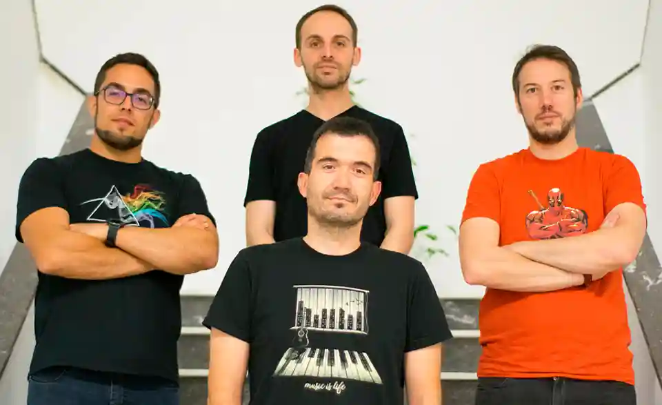 La Bruja Roja lansează albumul „Blanco, negro, colorido” pe 16 octombrie