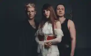 Calva Louise epuizează biletele pentru concertul de la Madrid
