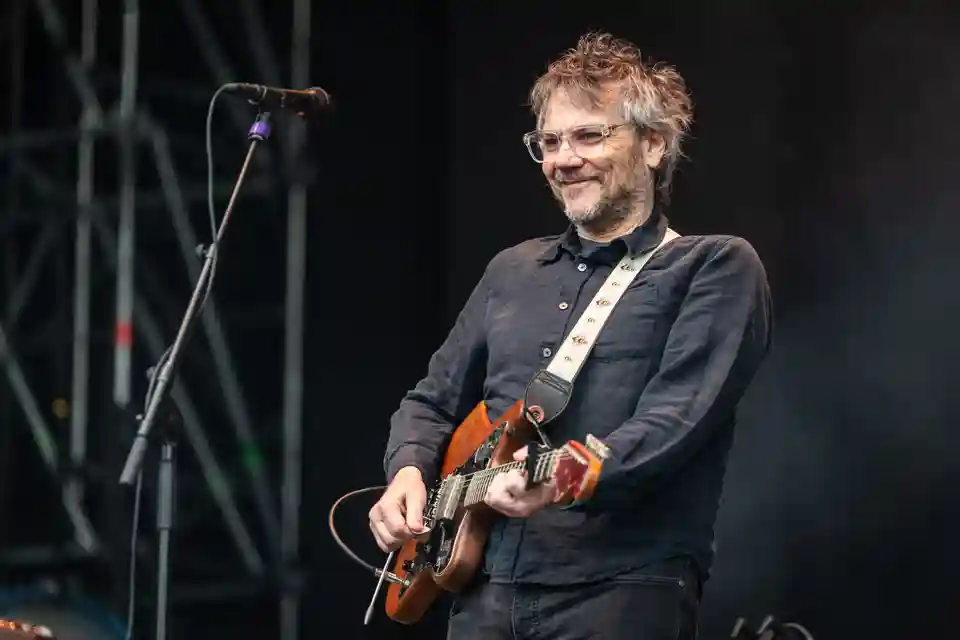 Jeff Tweedy a lansat o interpretare a piesei „Wild Connection” de la Twisted Teens