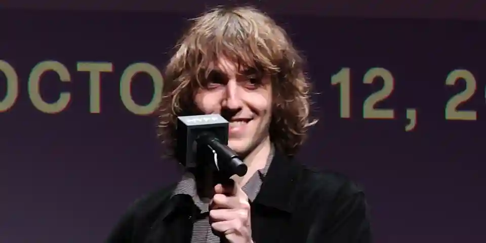 Cameron Winter lansează un trailer pentru filmul concertului de la Carnegie Hall