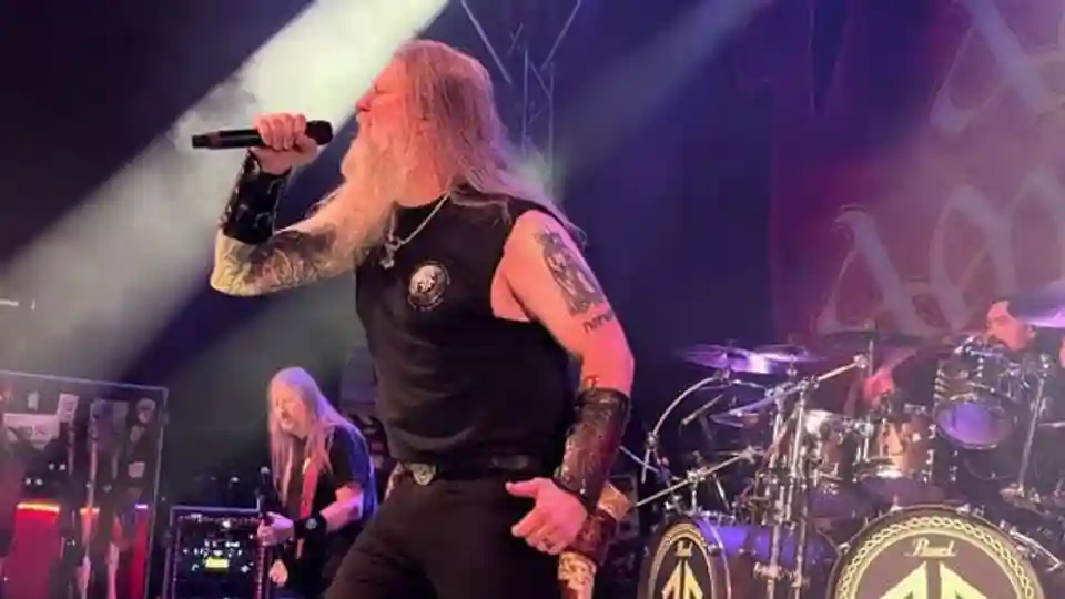 AMON AMARTH a debutat piese noi de pe albumul „The Allfather Awakens” într-un concert