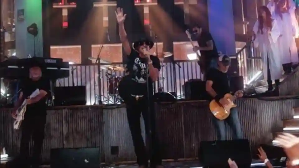 Kid Rock anunță lansarea albumului de muzică creștină „Halfway To Jesus”